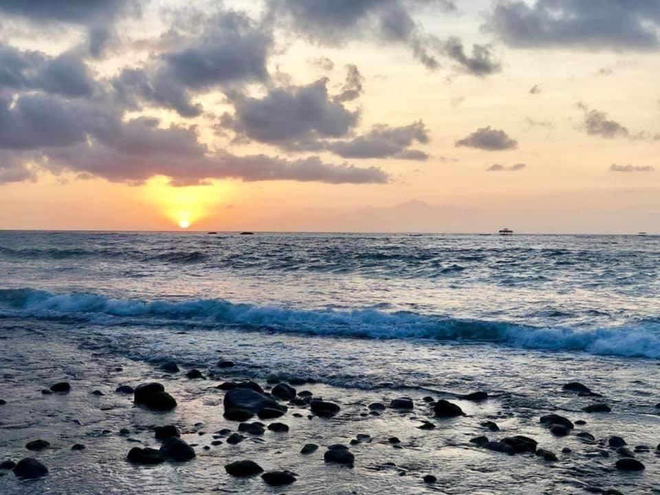 Вілла Jasri Dalem Surf Retreat Екстер'єр фото